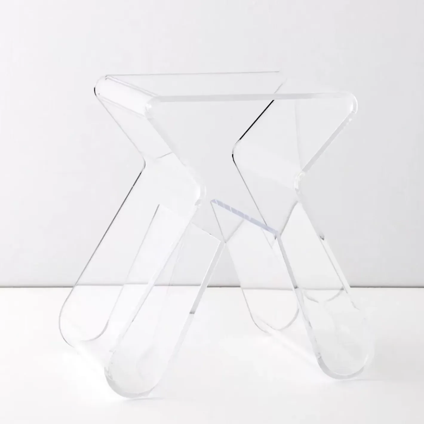 Paperclip Acrylic Side Table Clear Furniture